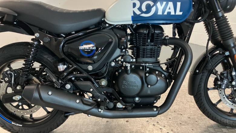 Royal Enfield Hntr 350 Rebel Red (23MY)